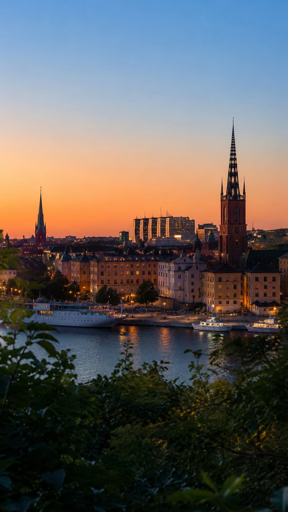 City at sunset from Monteliusvägen viewpoint in Södermalm
